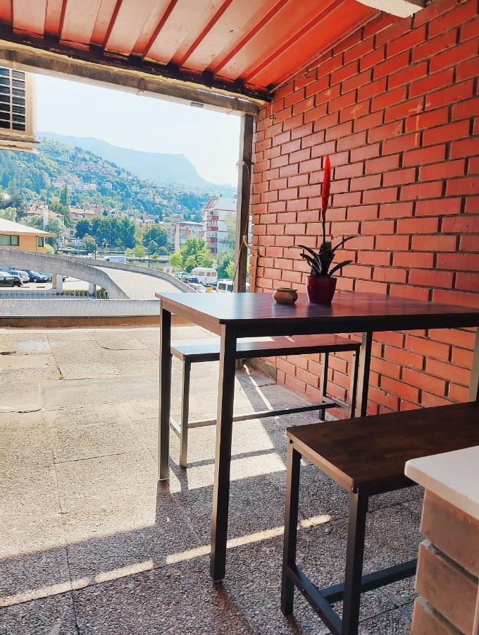 Spacious And Modern Apartment In Town Center 코니츠 외부 사진