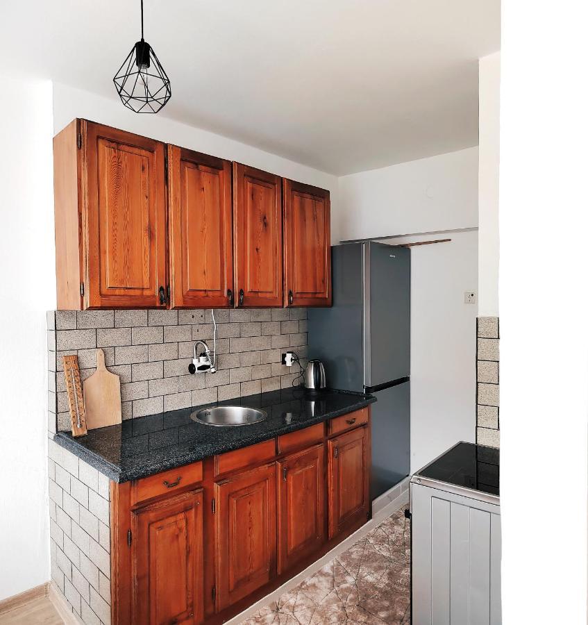 Spacious And Modern Apartment In Town Center 코니츠 외부 사진
