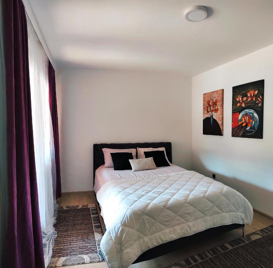 Spacious And Modern Apartment In Town Center 코니츠 외부 사진