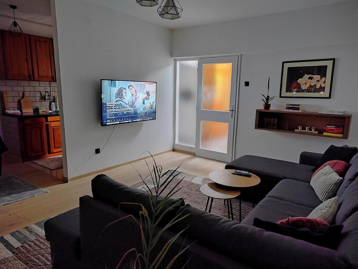 Spacious And Modern Apartment In Town Center 코니츠 외부 사진