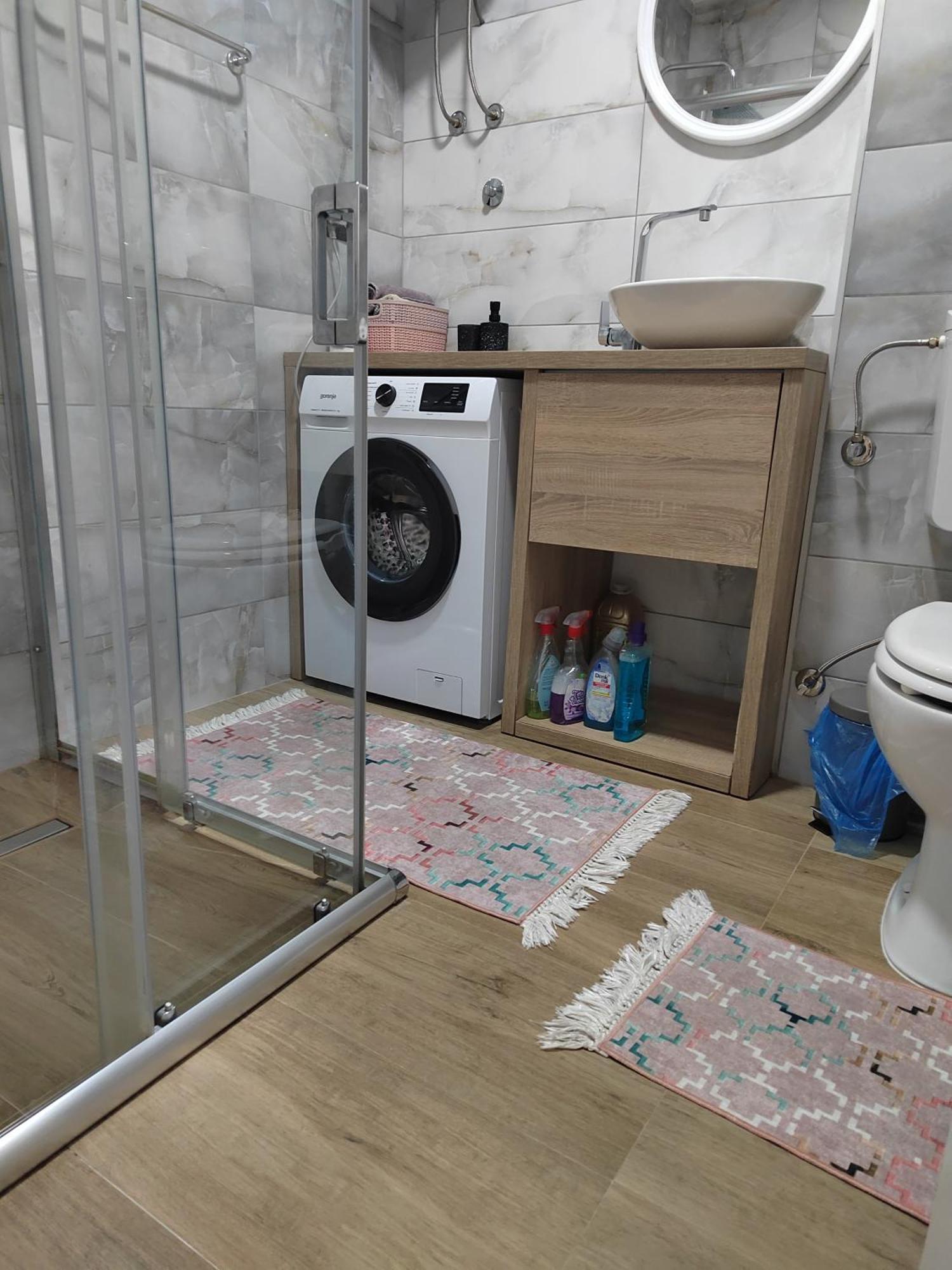 Spacious And Modern Apartment In Town Center 코니츠 외부 사진