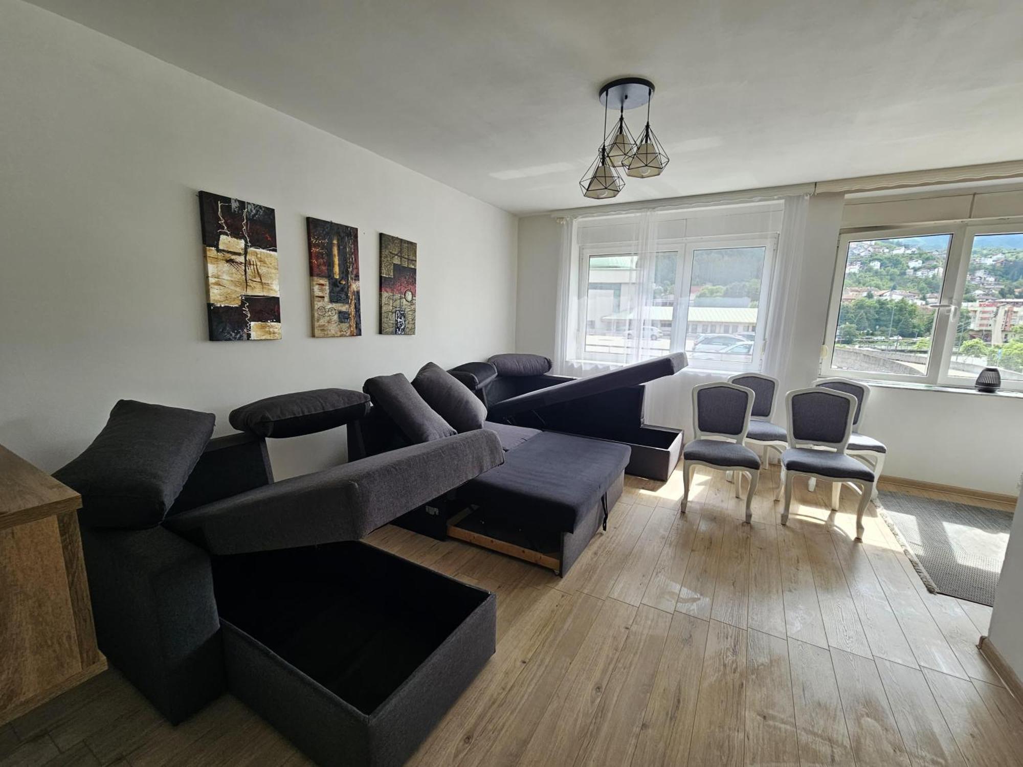 Spacious And Modern Apartment In Town Center 코니츠 외부 사진